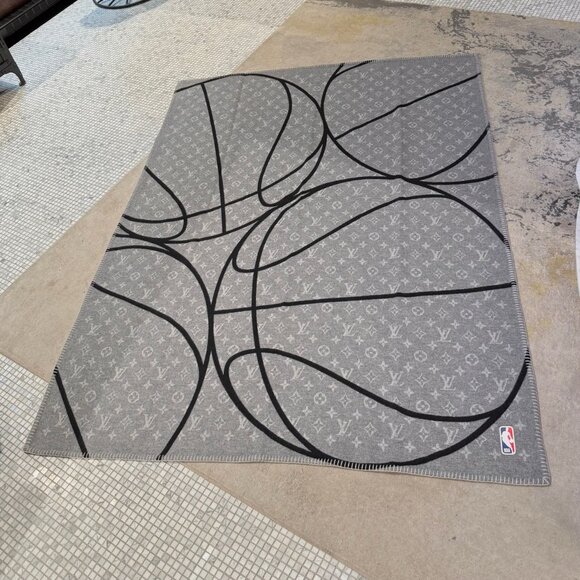Louis Vuitton x NBA Wool Cashmere Grey Black Basketball Court Blanket - Picture 7 of 11